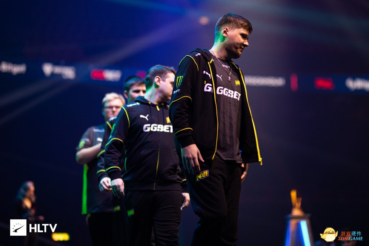 甚至在社交 甚至在社交